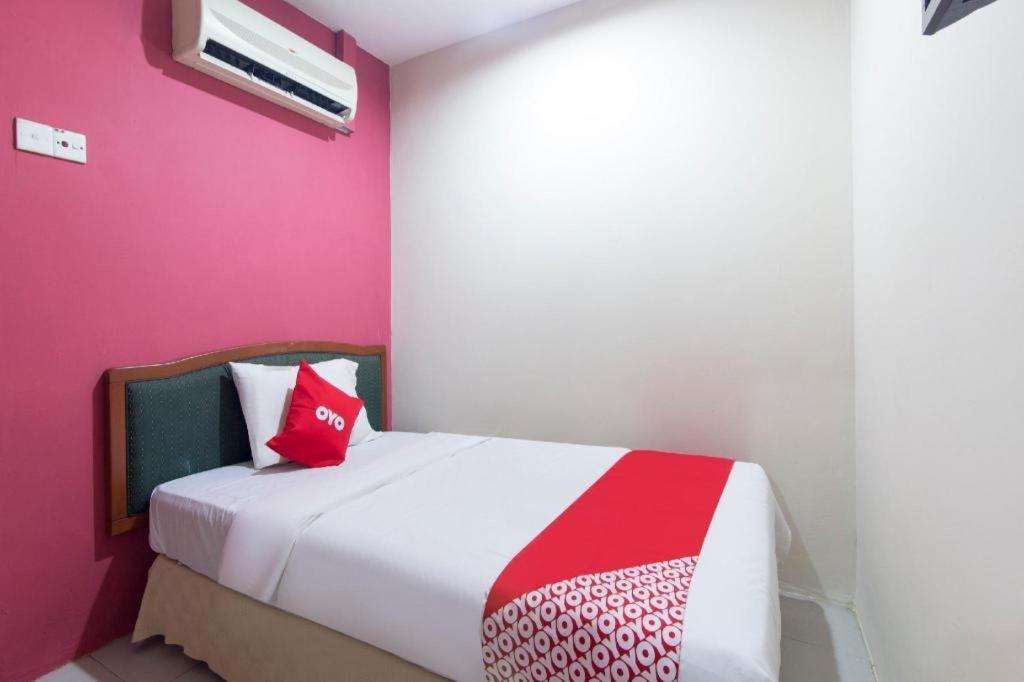 Oyo 44100 Hotel Casavilla Petaling Jaya Exterior foto