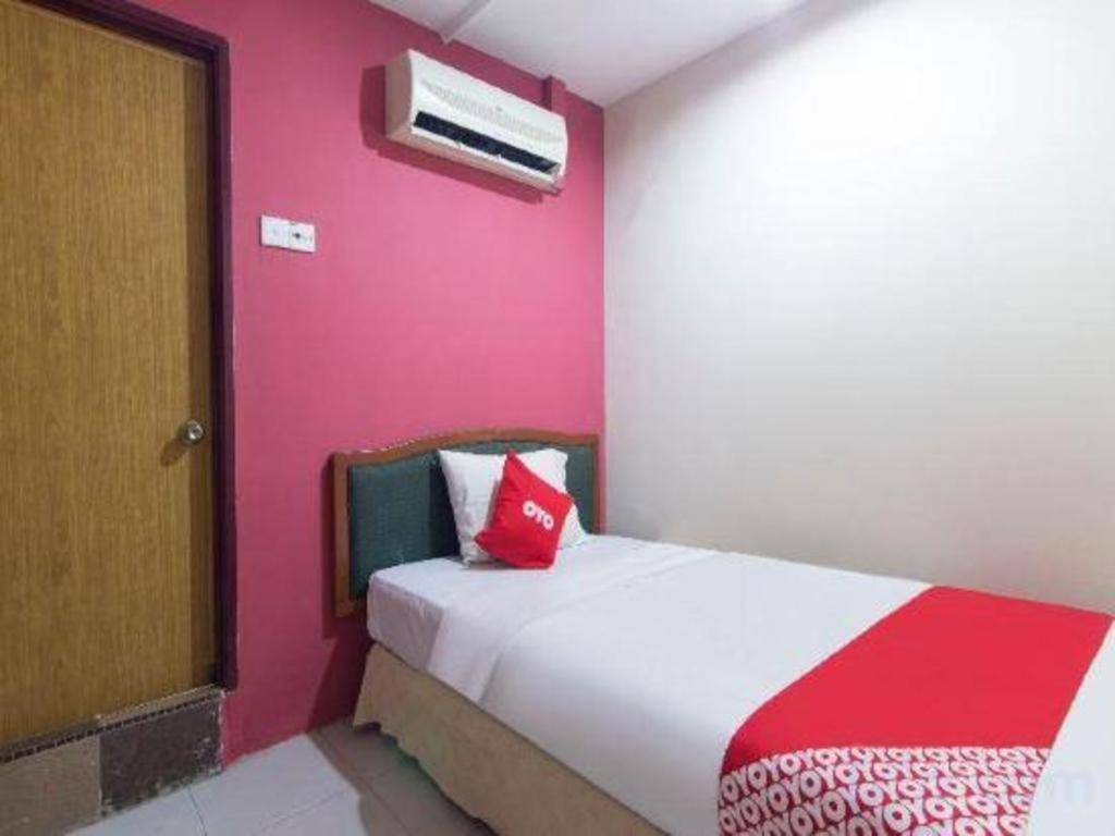 Oyo 44100 Hotel Casavilla Petaling Jaya Exterior foto