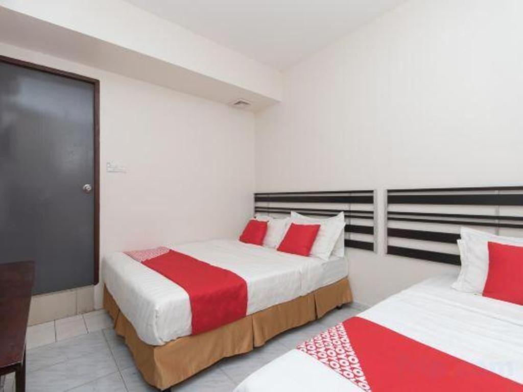 Oyo 44100 Hotel Casavilla Petaling Jaya Exterior foto