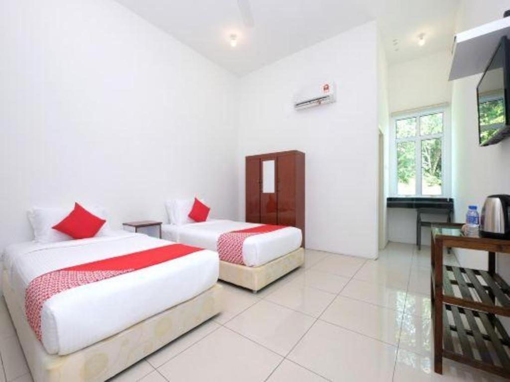 Oyo 44100 Hotel Casavilla Petaling Jaya Exterior foto