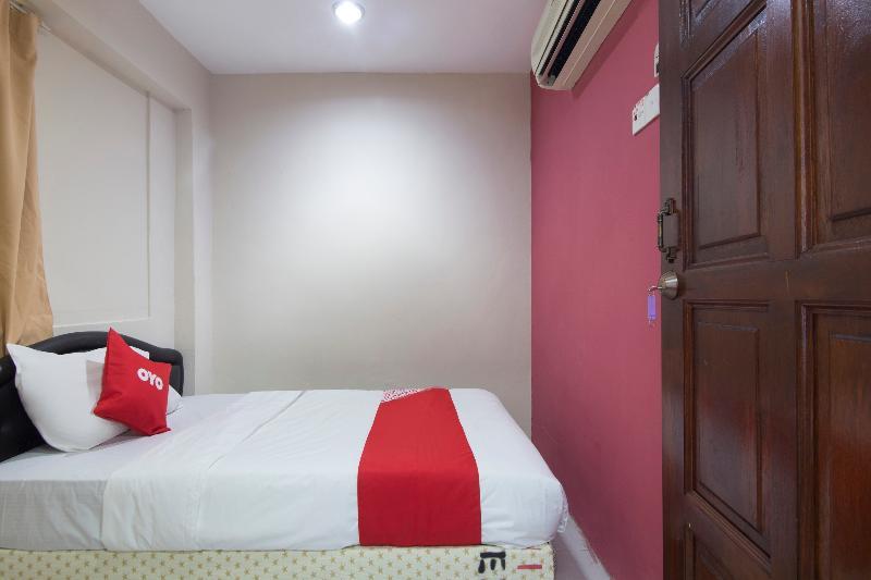 Oyo 44100 Hotel Casavilla Petaling Jaya Exterior foto